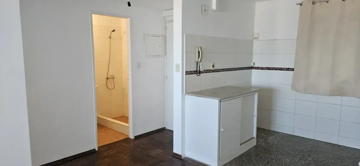 Apartamento 1 dormitorio en alquiler en Centro - Imagen 1