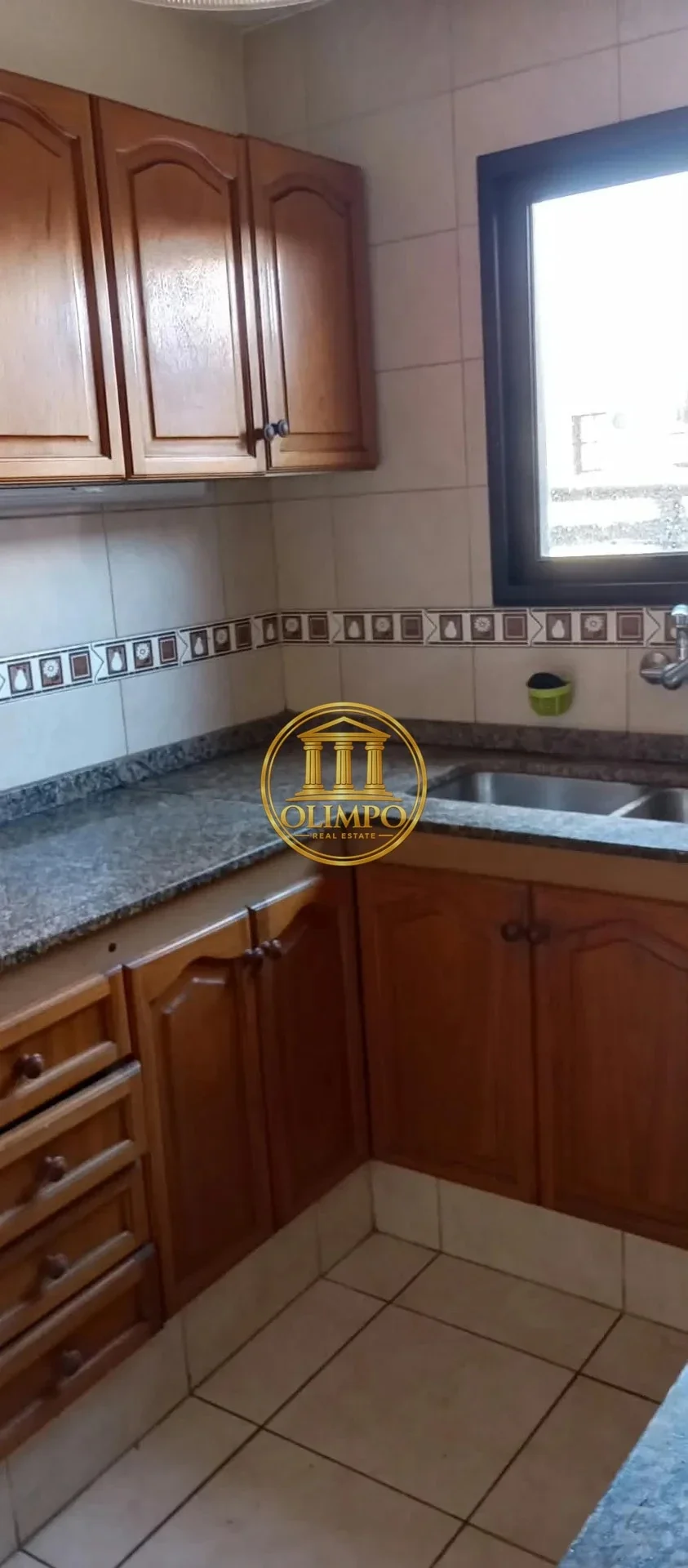 Apartamento dos dormitorios en alquiler c/ cochera en Centro - Imagen 4