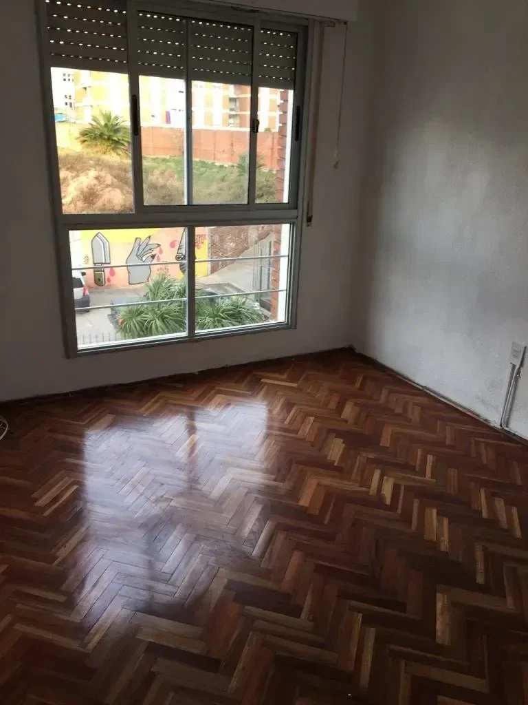 Apartamento en alquiler tres dormitorios en Barrio Sur - Imagen 4