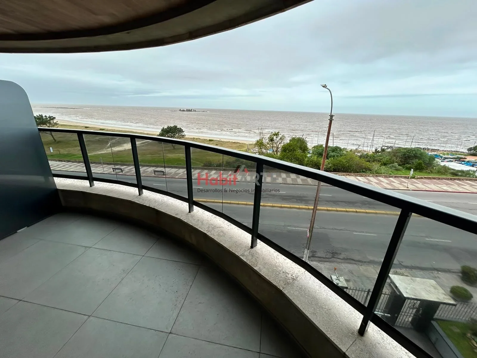Apartamento en alquiler c/ cochera en Malvin - Imagen 5