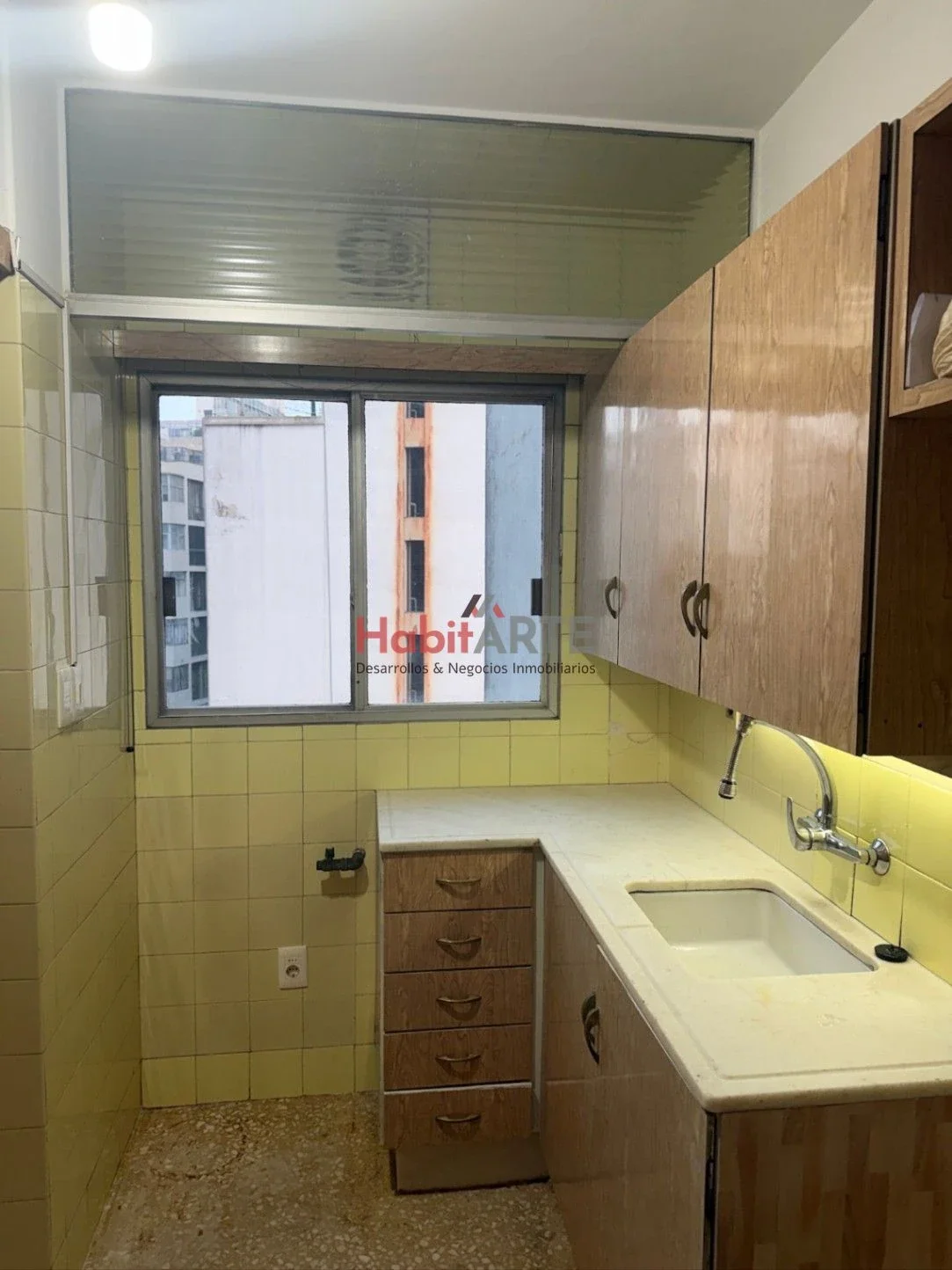 Apartamento en alquiler en Tres Cruces - Imagen 1