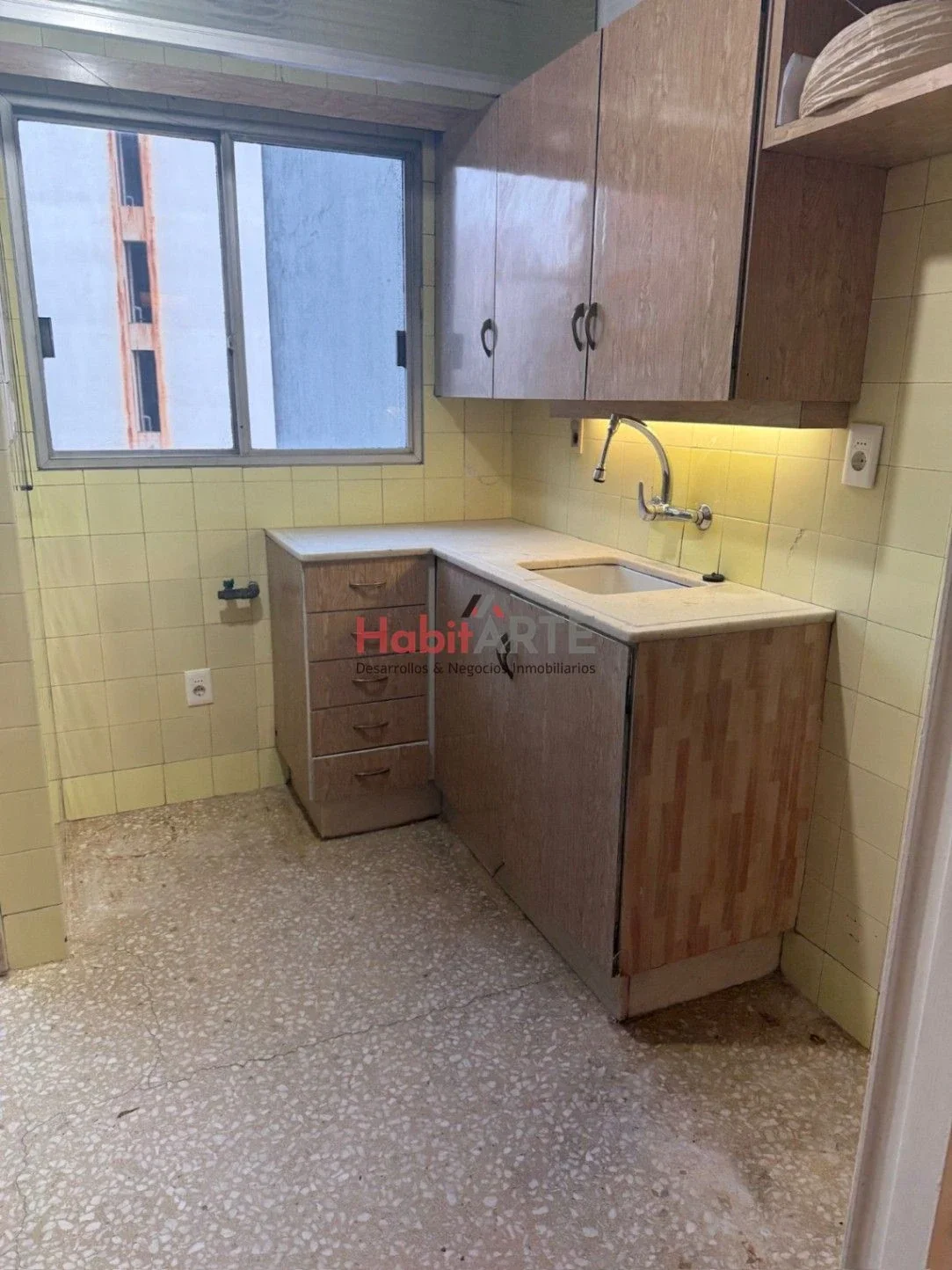 Apartamento en alquiler en Tres Cruces - Imagen 2