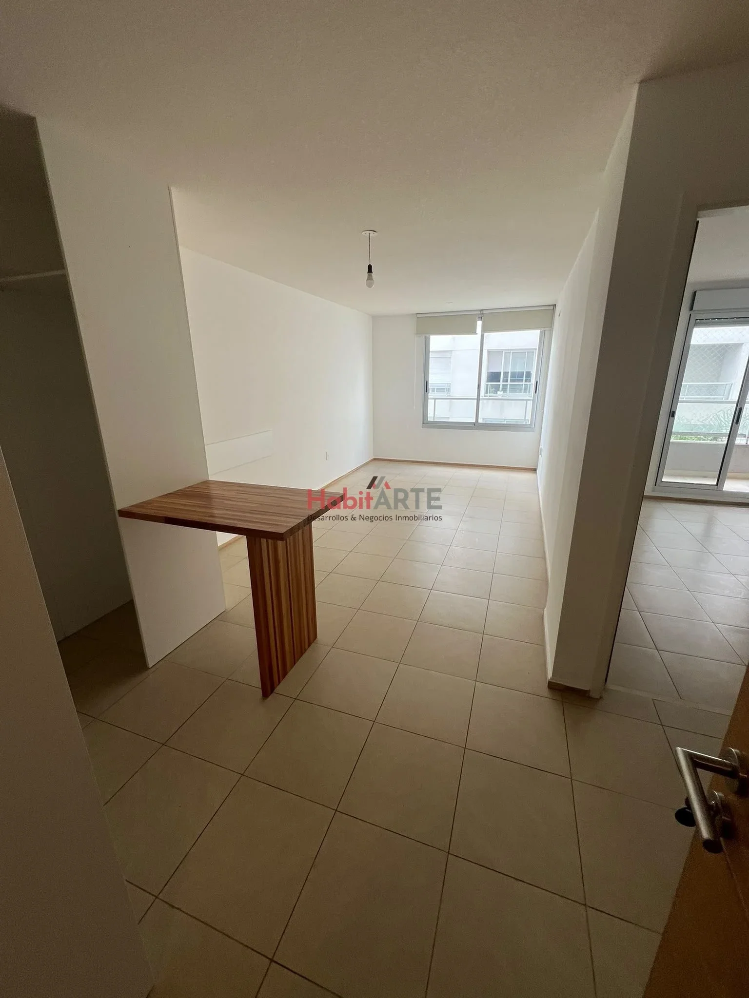 Apartamento en alquiler c/ cochera en La Comercial - Imagen 1