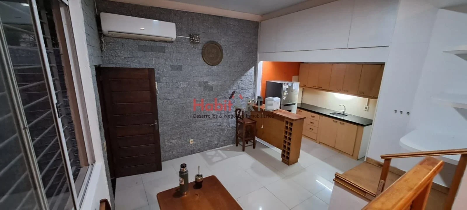 Apartamento en alquiler de 2dorm, patio con parrillero ubicado en Pocitos - Imagen 2