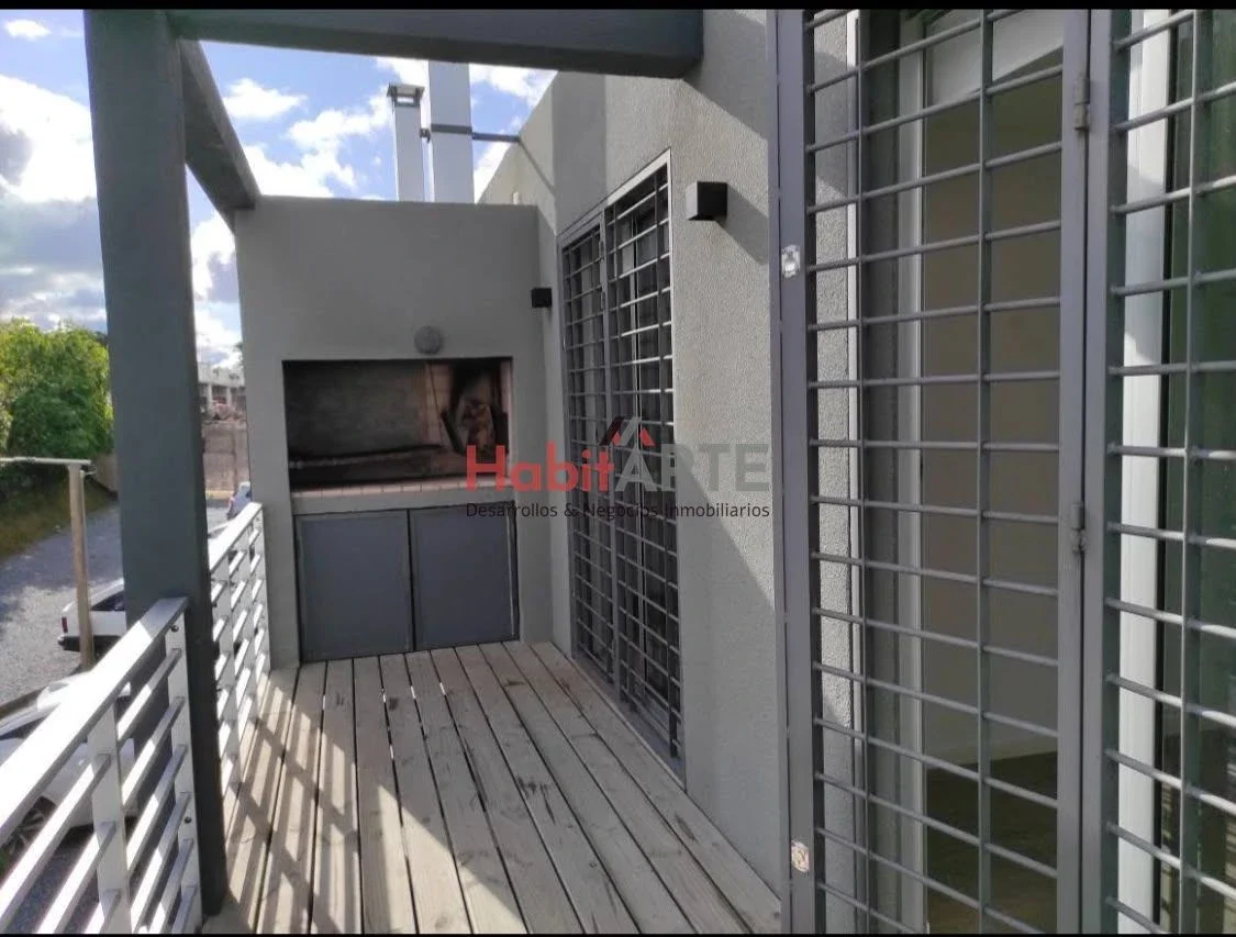 Apartamento en alquiler dos dormitorios c/cochera y balcón en Ciudad de la costa - Imagen 2