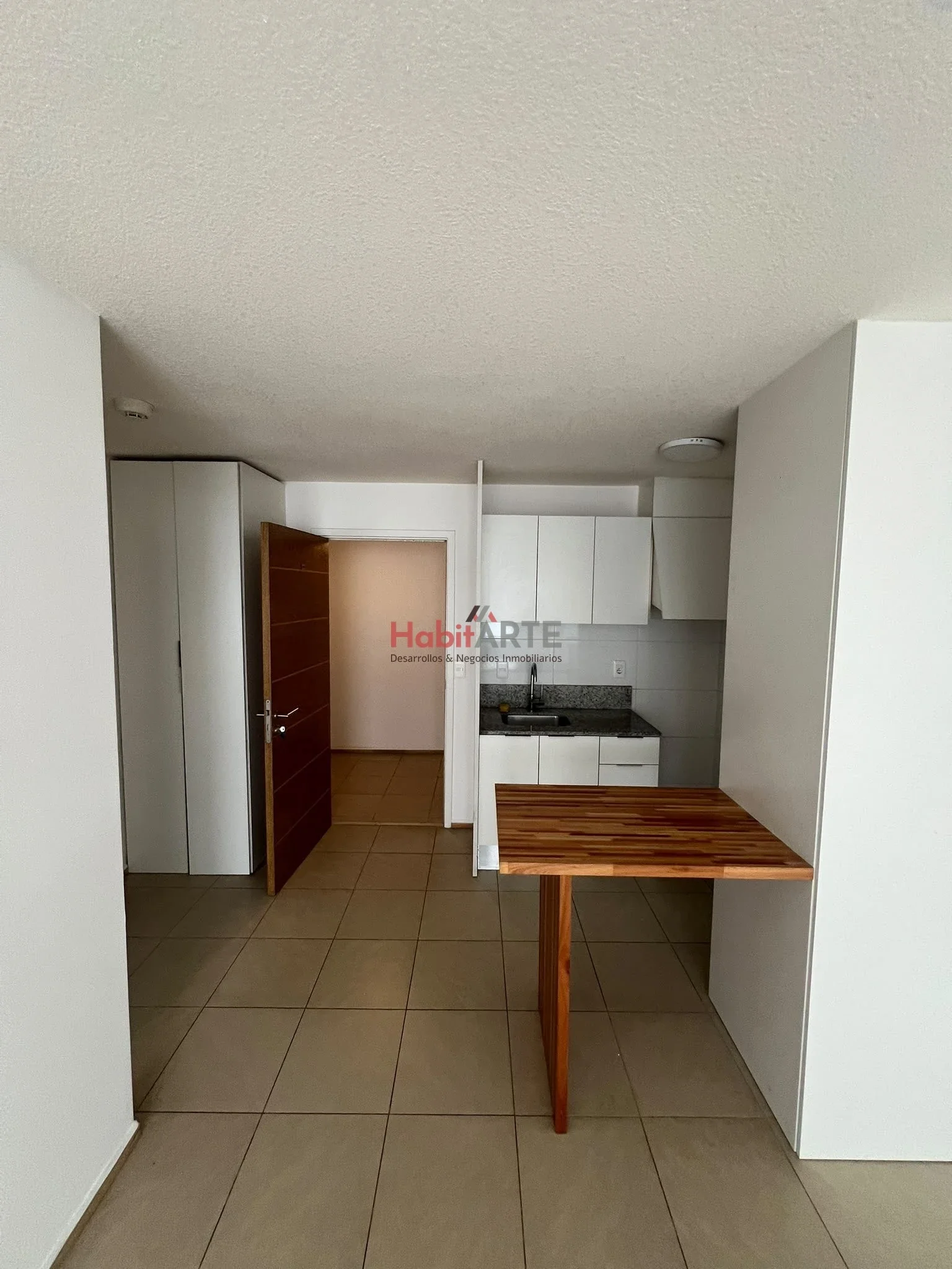 Apartamento en alquiler c/ cochera en La Comercial - Imagen 2