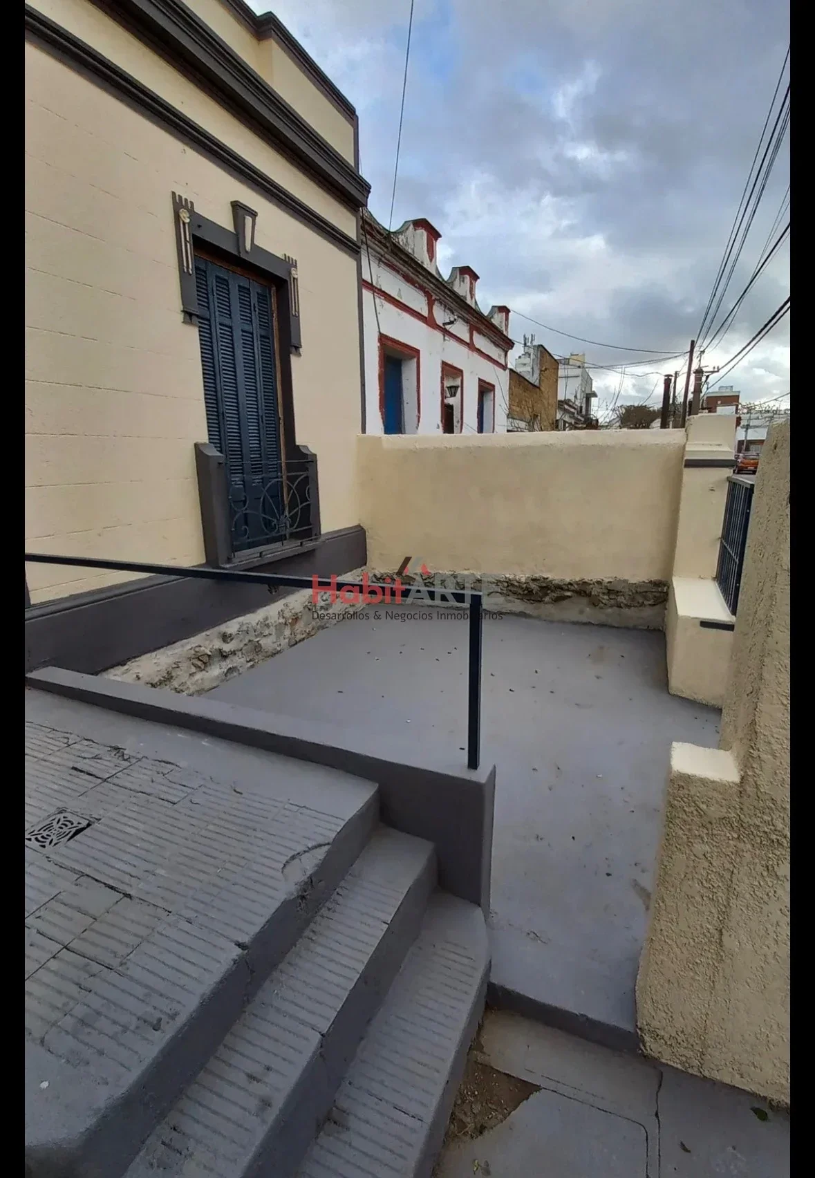 Casa en alquiler de dos dormitorios c/ cochera en Belvedere - Imagen 3
