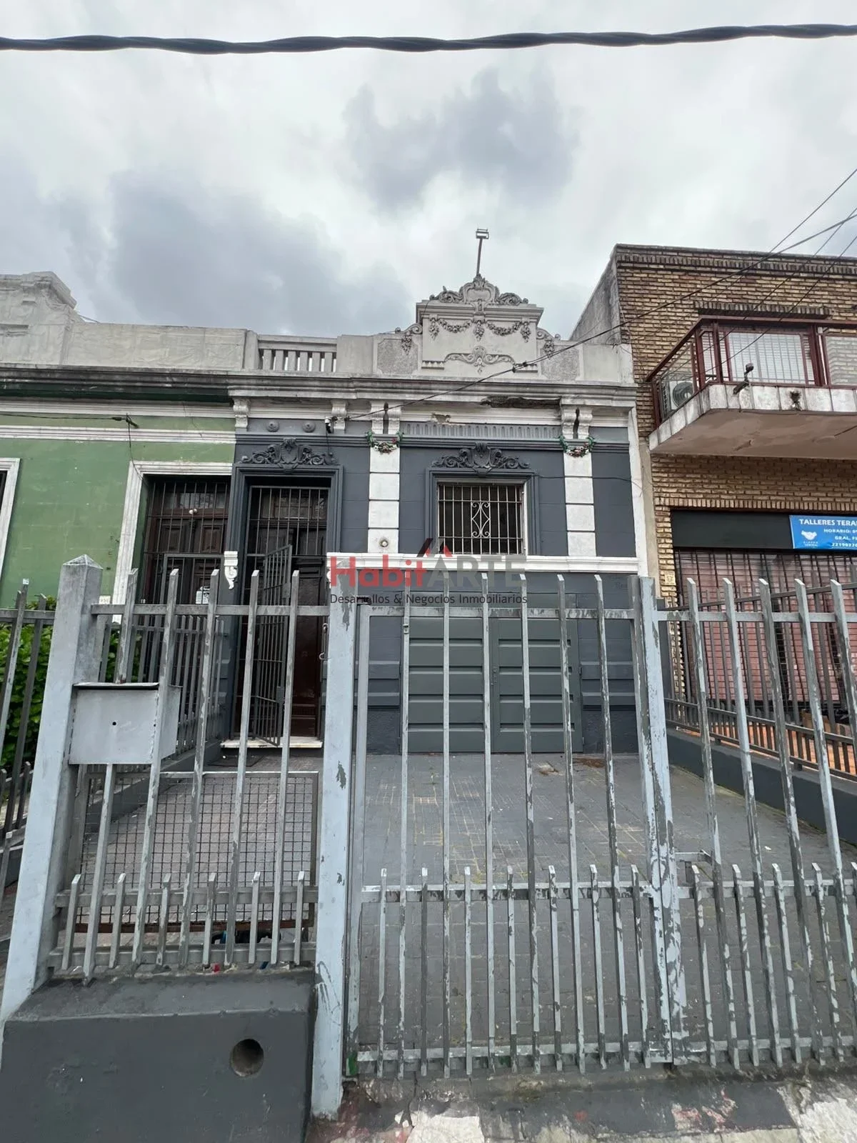 Casa en venta c/ cochera en Jardines Hipódromo - Imagen 1