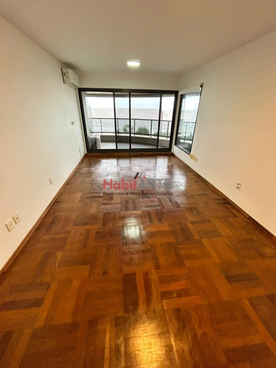 Apartamento en alquiler c/ cochera en Malvin - Imagen 2