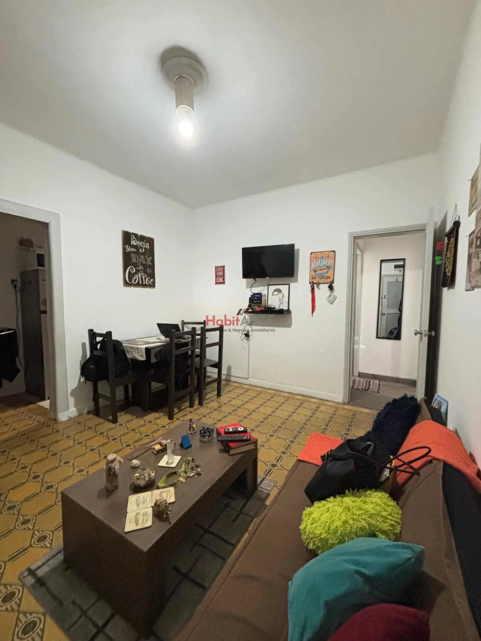Apartamento en alquiler en Tres Cruces - Imagen 2