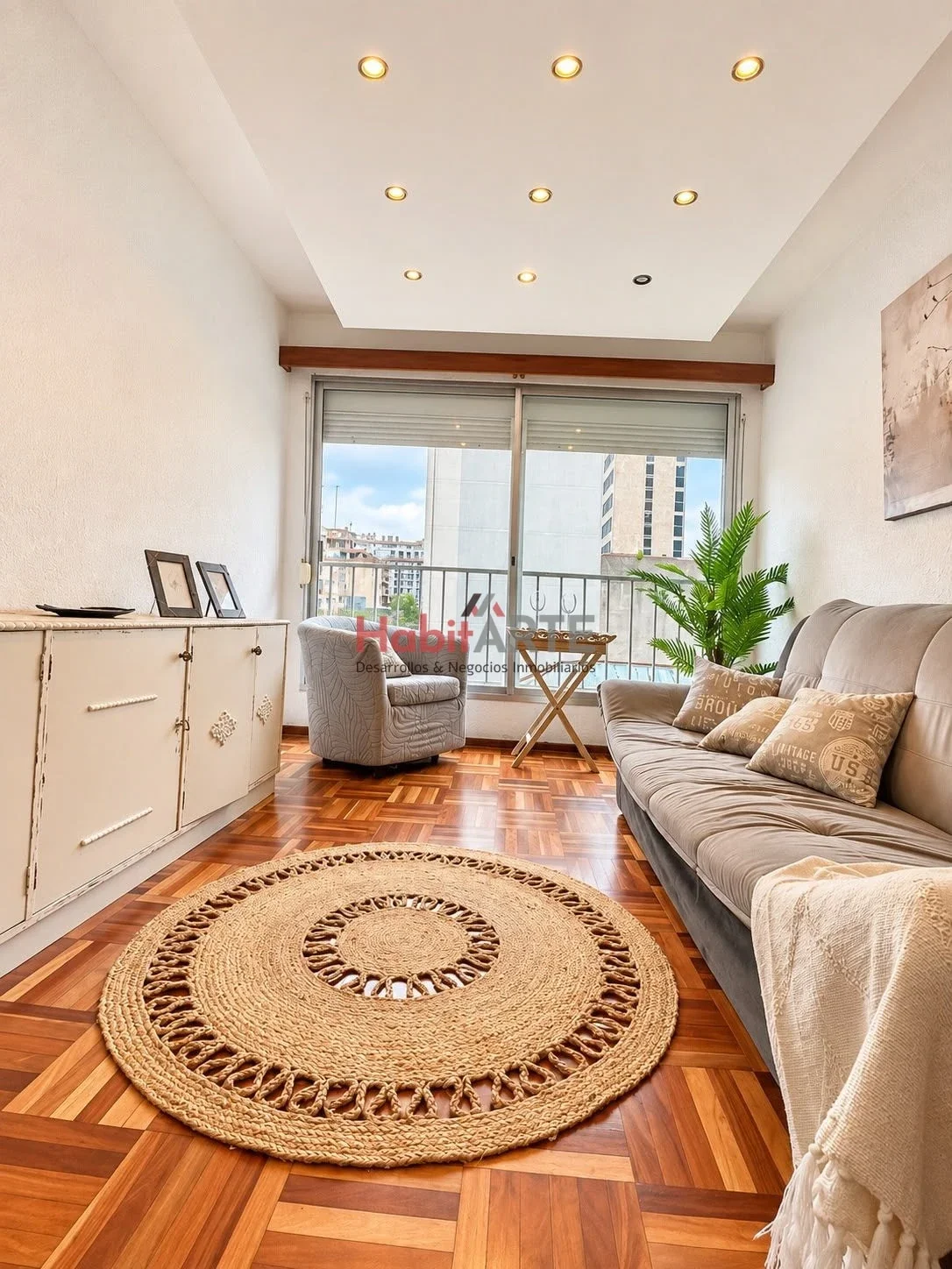 Apartamento en alquiler en Centro - Imagen 2