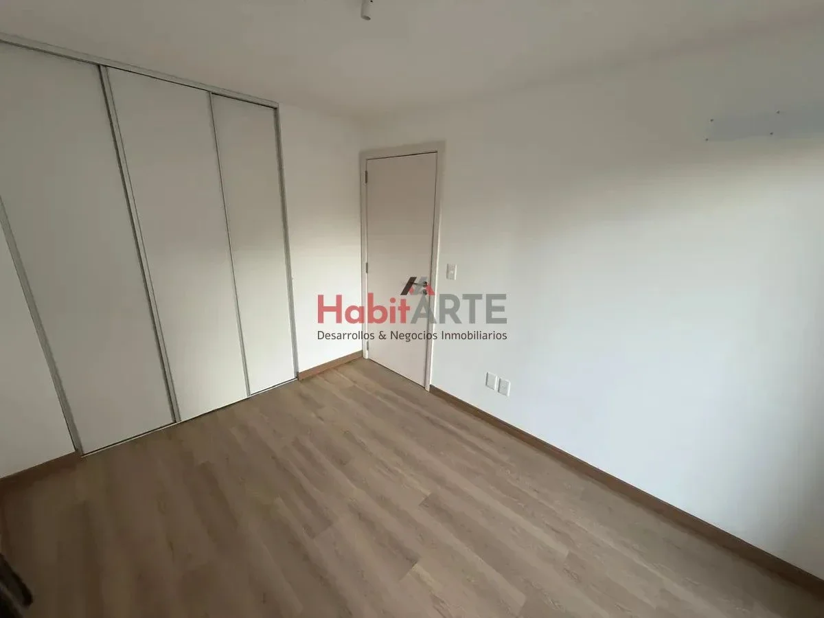 Apartamento en alquiler a estrenar en Tres cruces - Imagen 2