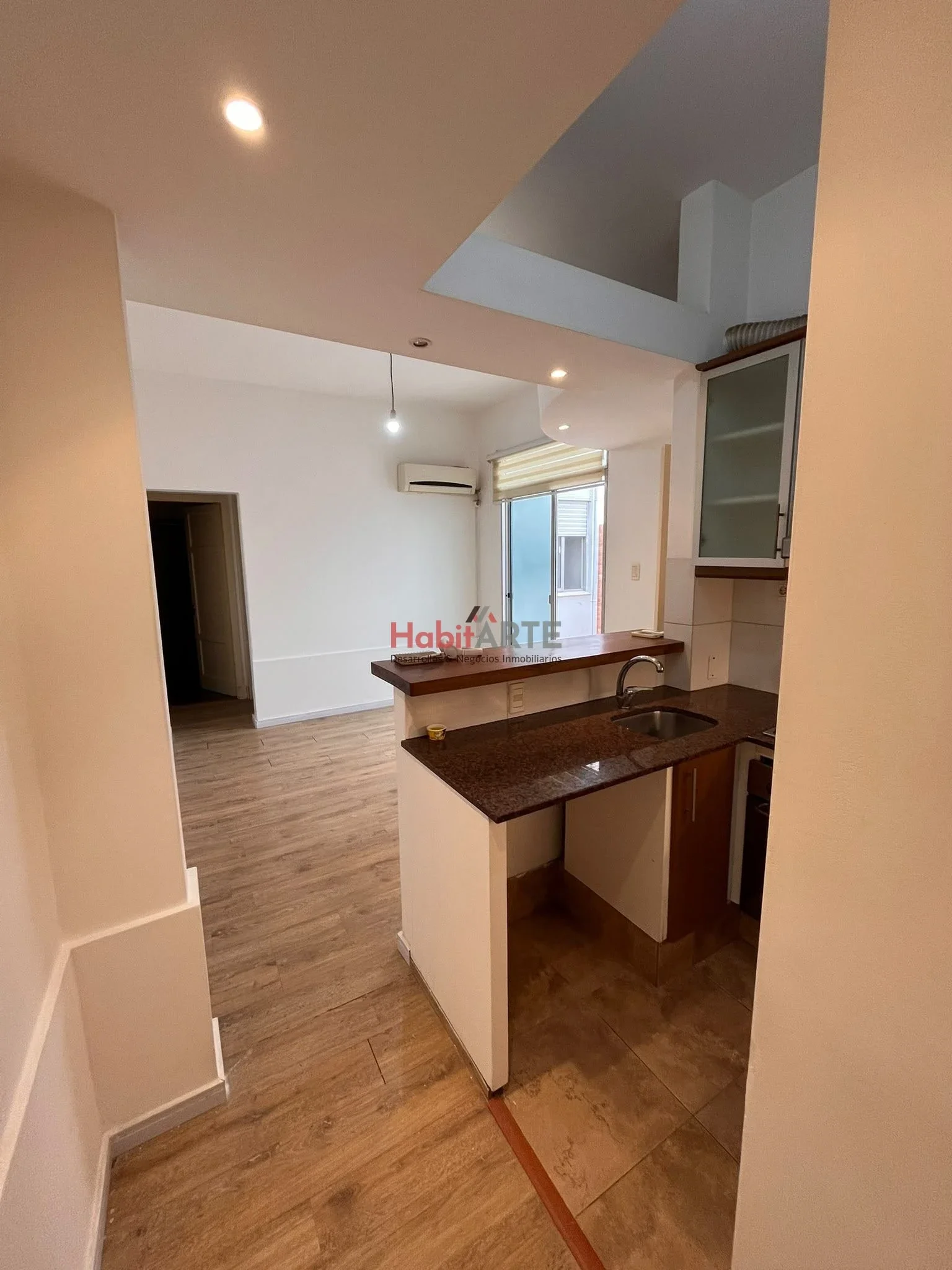 Apartamento en alquiler 2 dormitorios, Patio interno en Pocitos Nuevo - Imagen 1