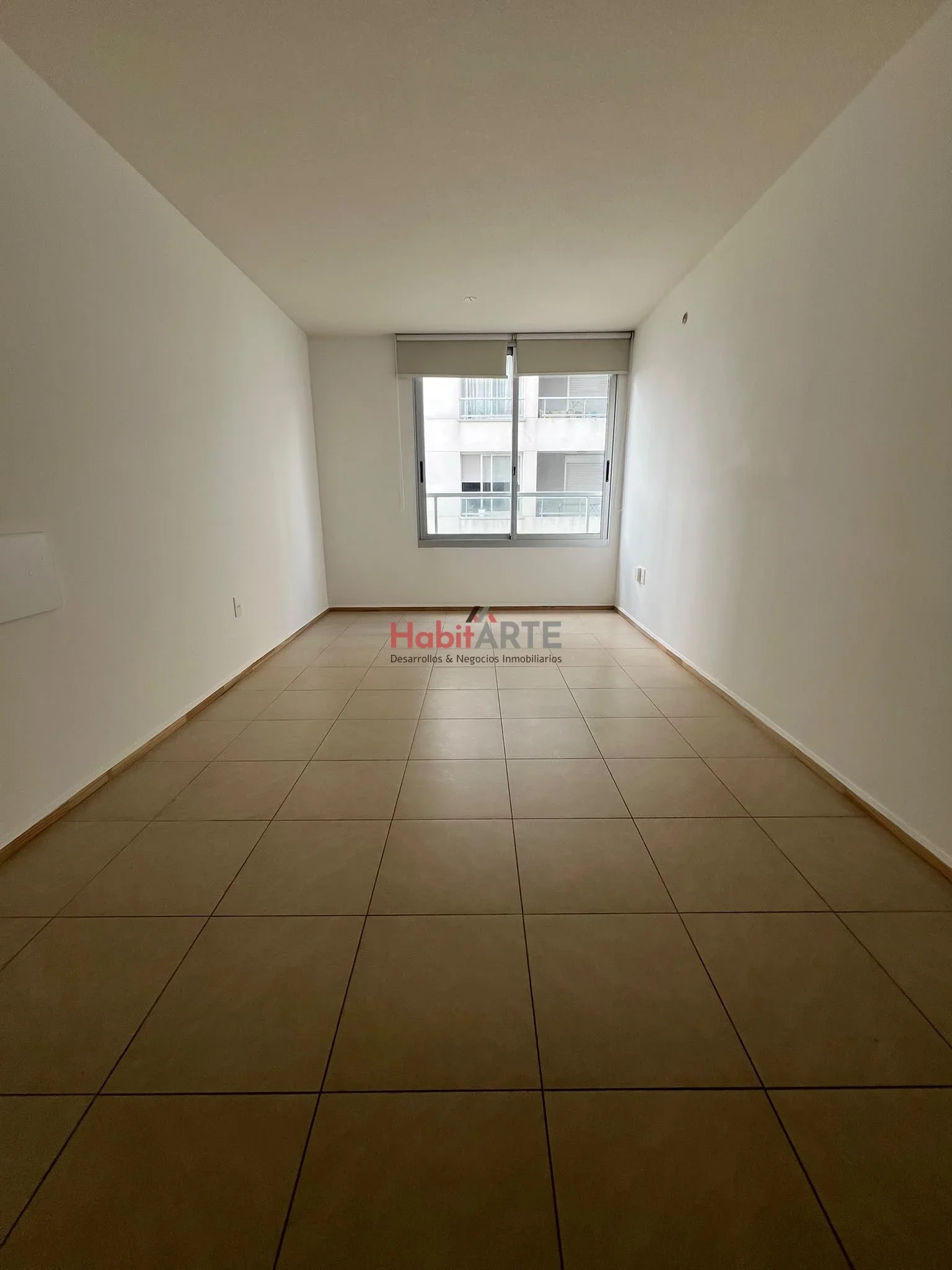 Apartamento en alquiler c/ cochera en La Comercial - Imagen 3