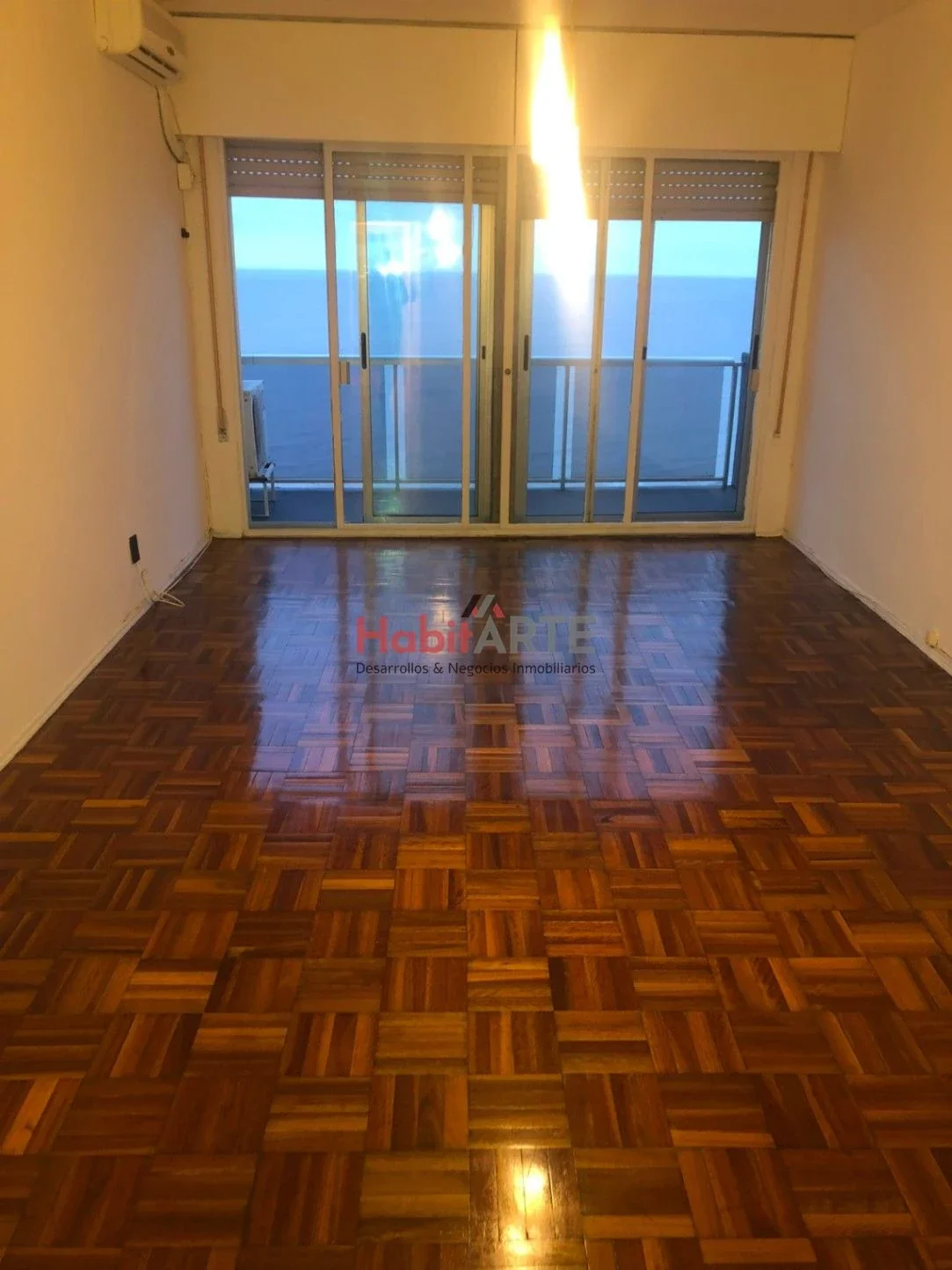 Apartamento en alquiler c/ cochera en Buceo - Imagen 1