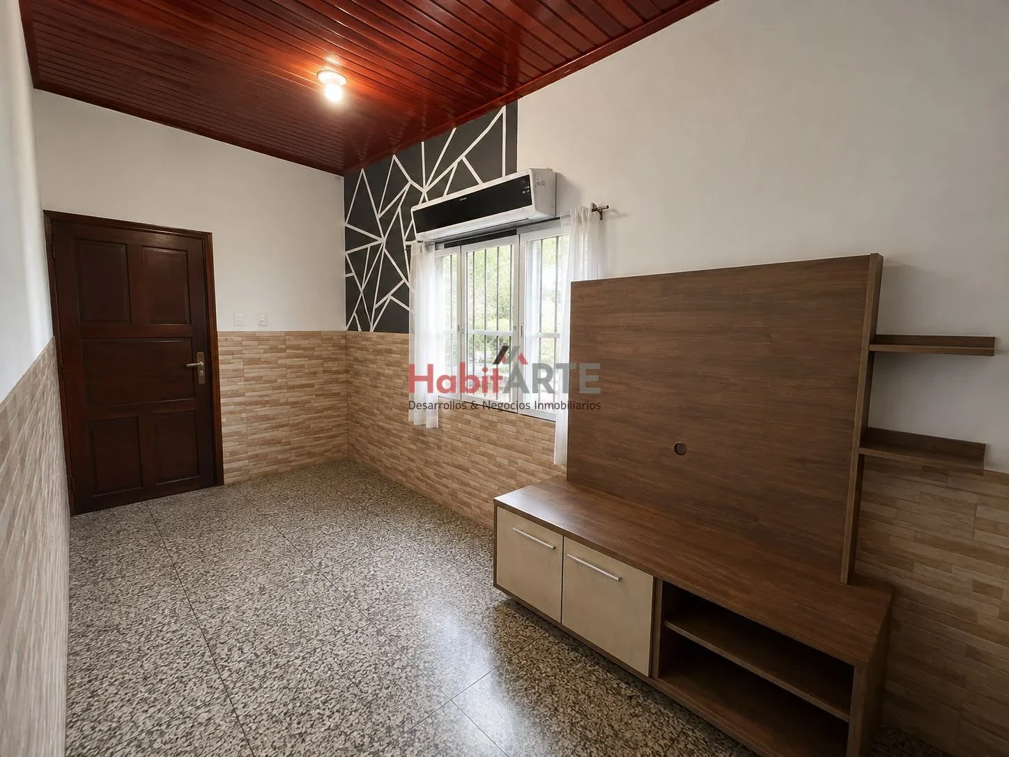 Casa en alquiler c/ cochera en Nuevo París - Imagen 2