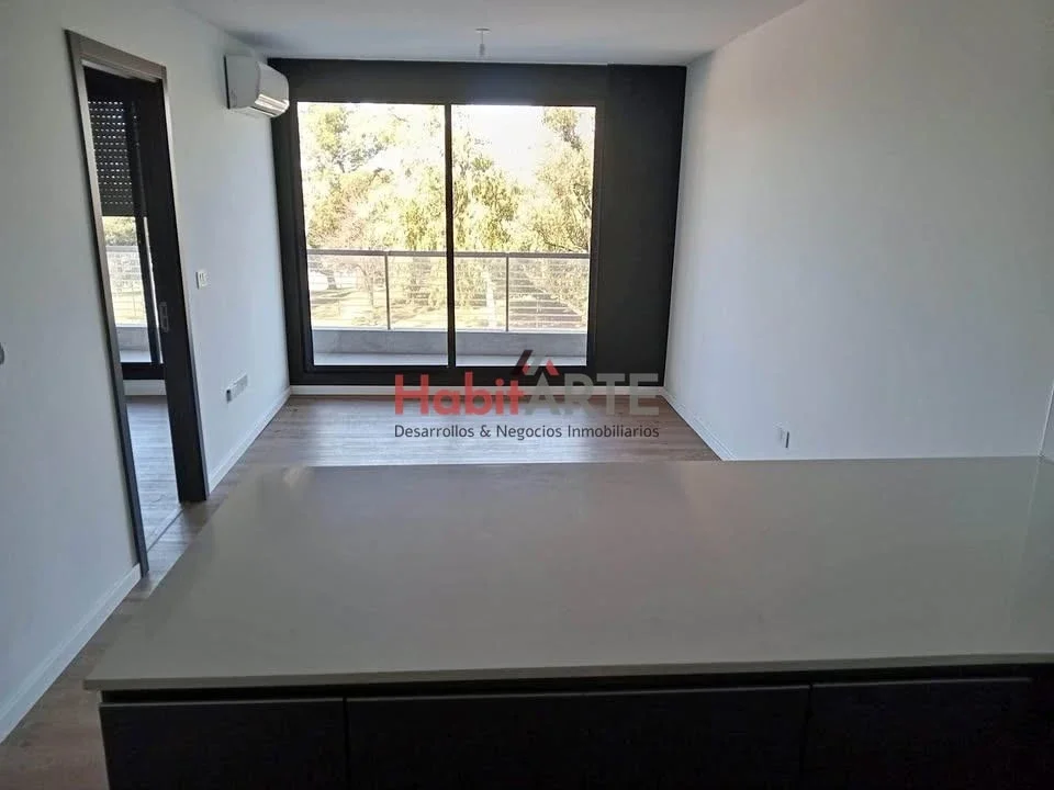 Apartamento en alquiler 1 dormitorio Balcón Terraza al frente, sobre Av Italia en Parque Batlle - Imagen 2