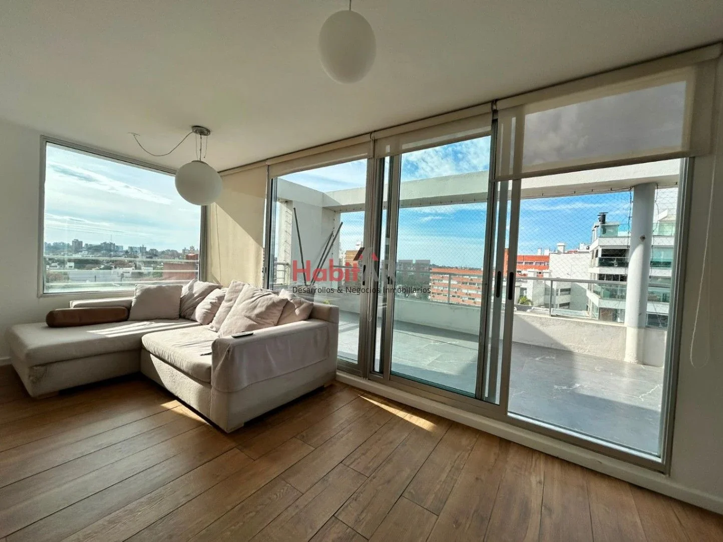Apartamento en alquiler c/ cochera en Puerto Buceo - Imagen 3