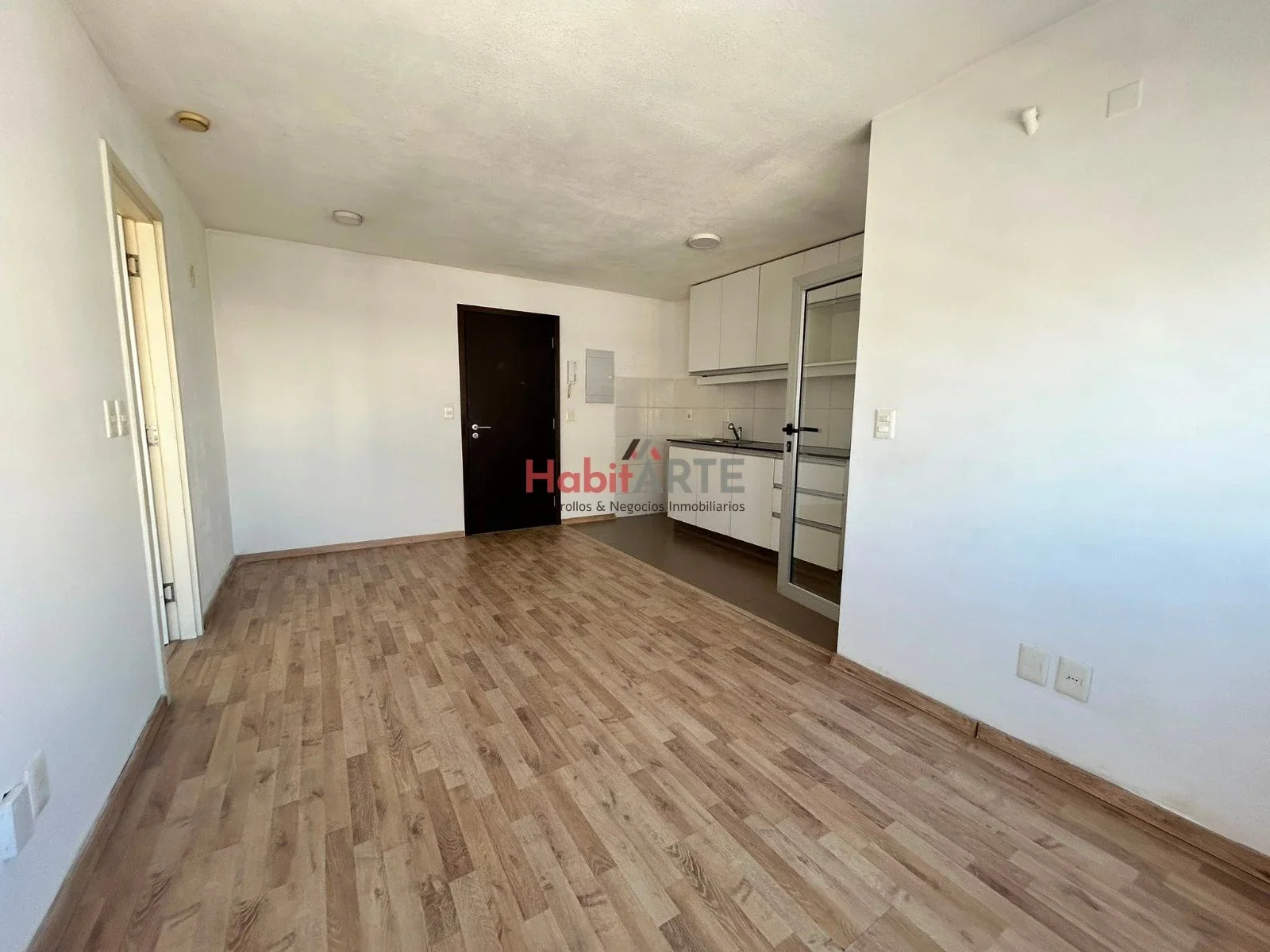 Apartamento en alquiler en La Comercial - Imagen 2