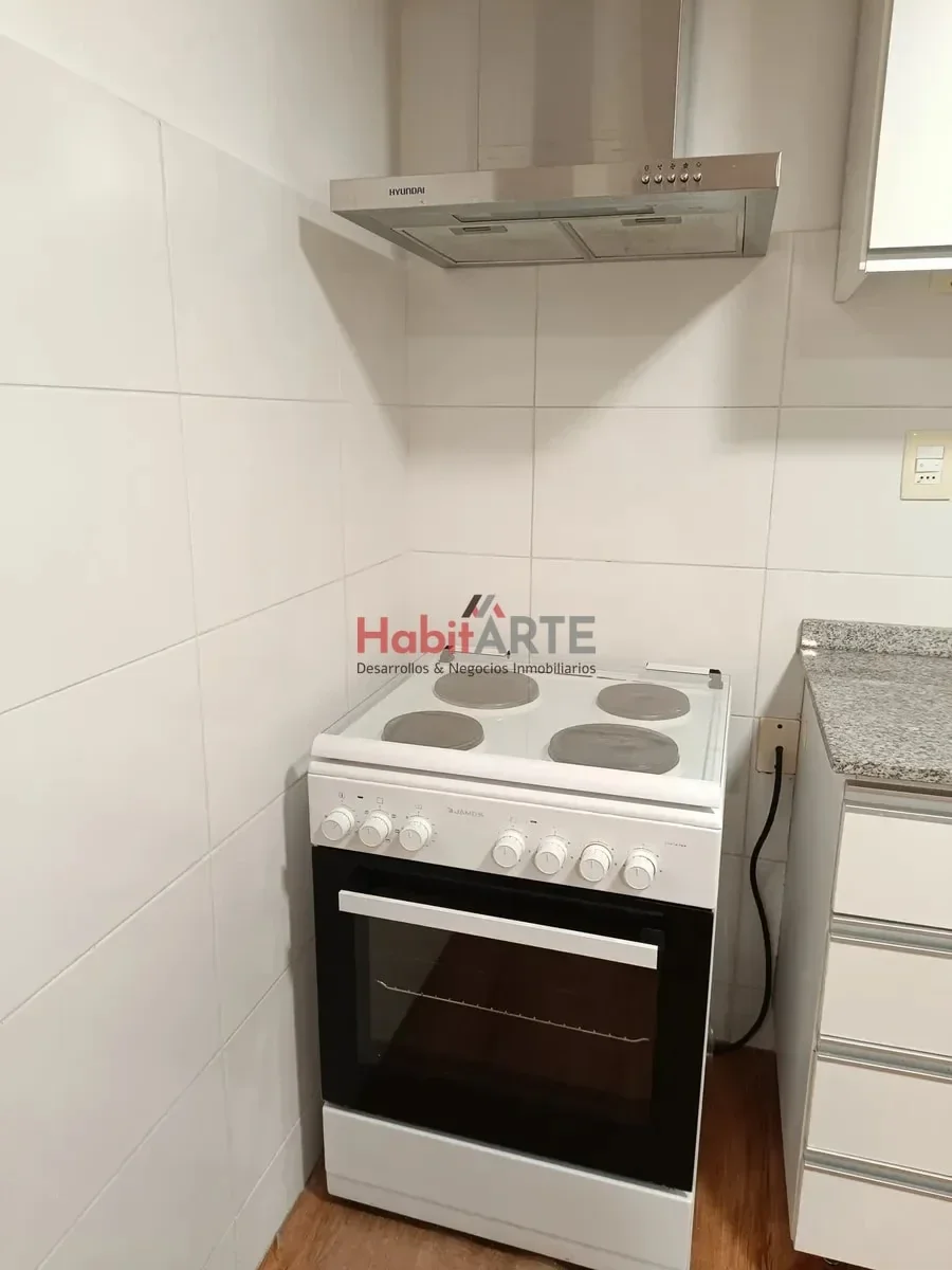 Apartamento en alquiler 1 dormitorio semi equipado en Torres nuevo centro - Imagen 5