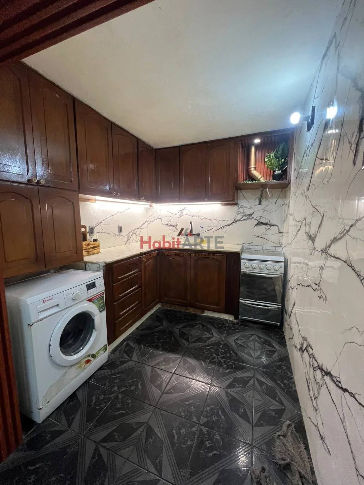 Casa en venta c/ cochera en Jardines Hipódromo - Imagen 4
