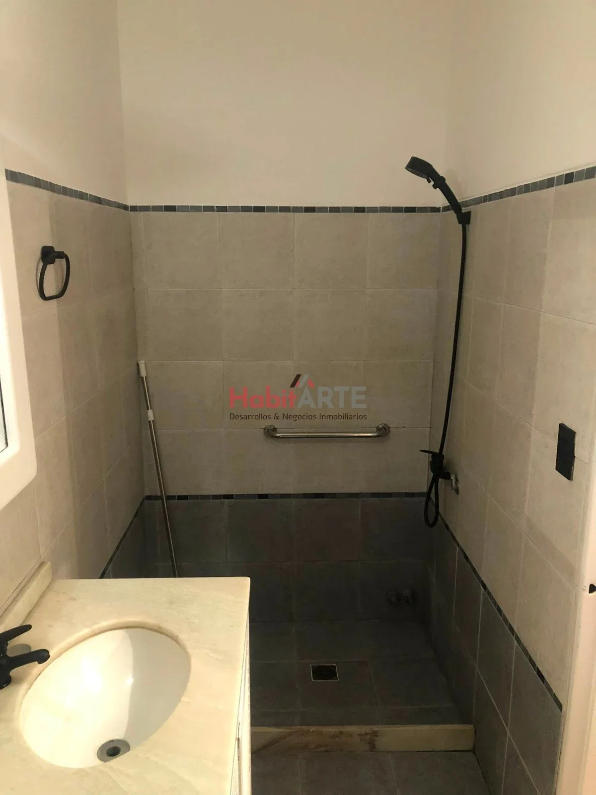 Apartamento en alquiler c/ cochera en Buceo - Imagen 3