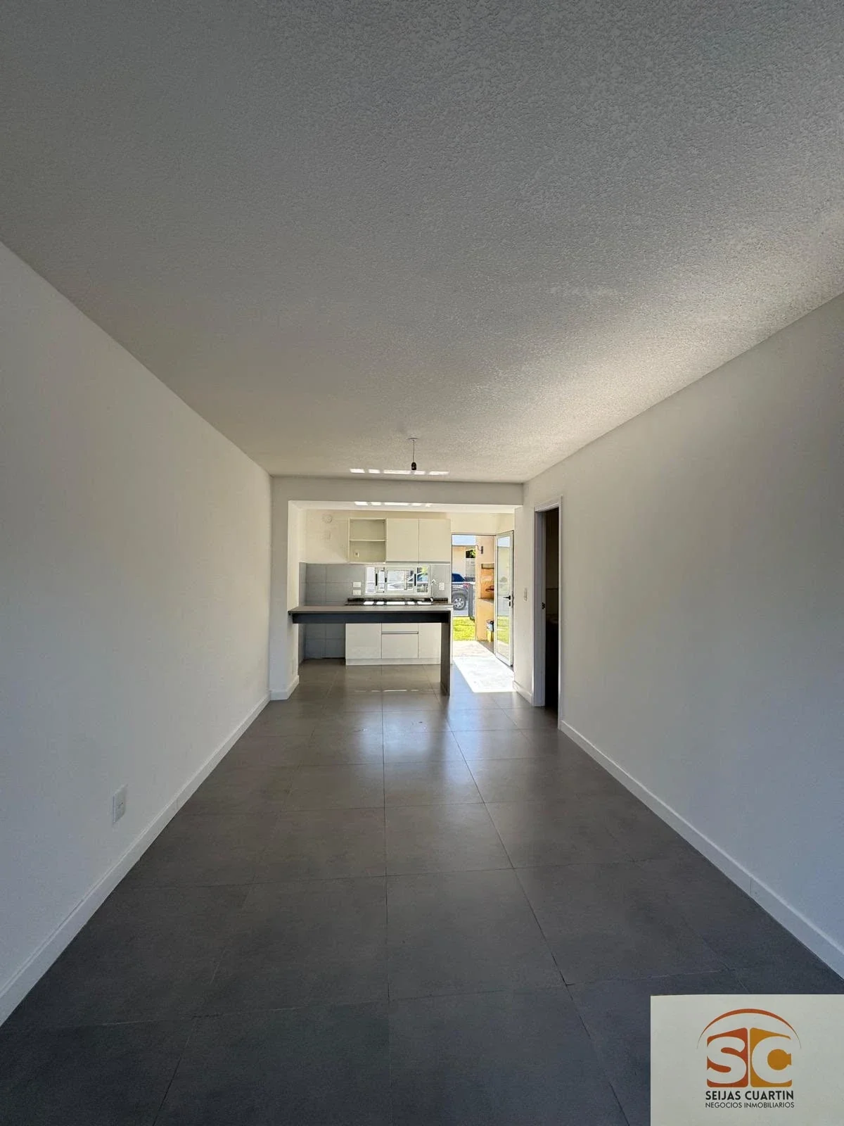 Casa en venta c/ cochera en Solymar - Imagen 5
