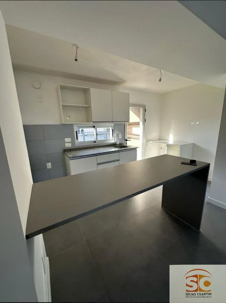 Casa en venta c/ cochera en Solymar - Imagen 4