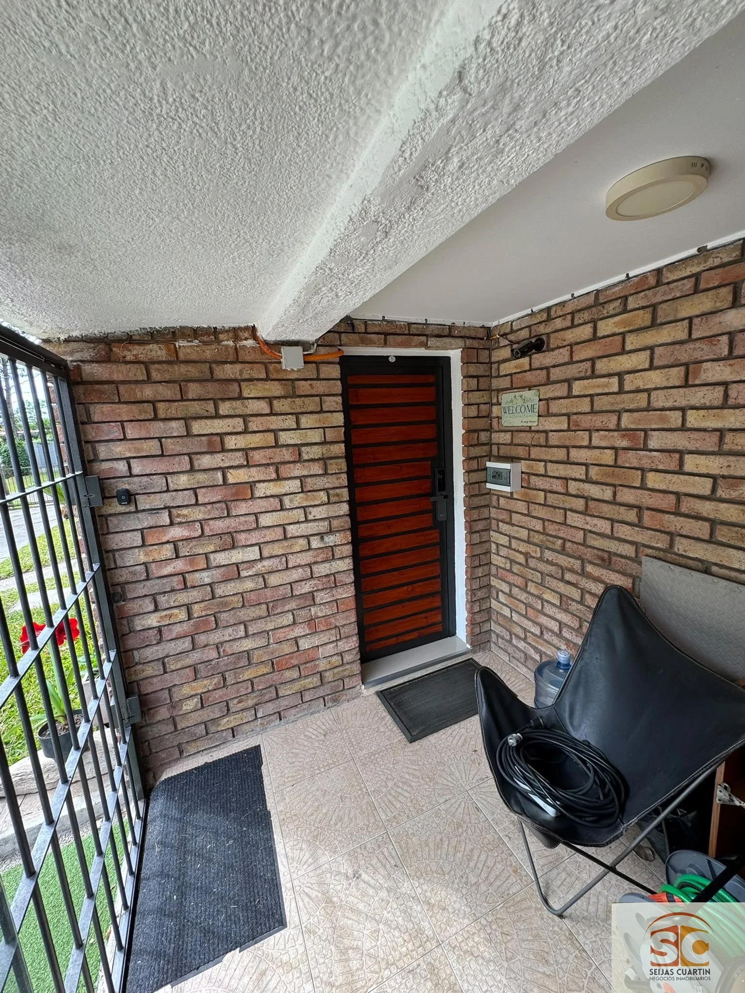 Casa en venta 3 Dormitorio  c/2 cochera en Carrasco Norte - Imagen 2