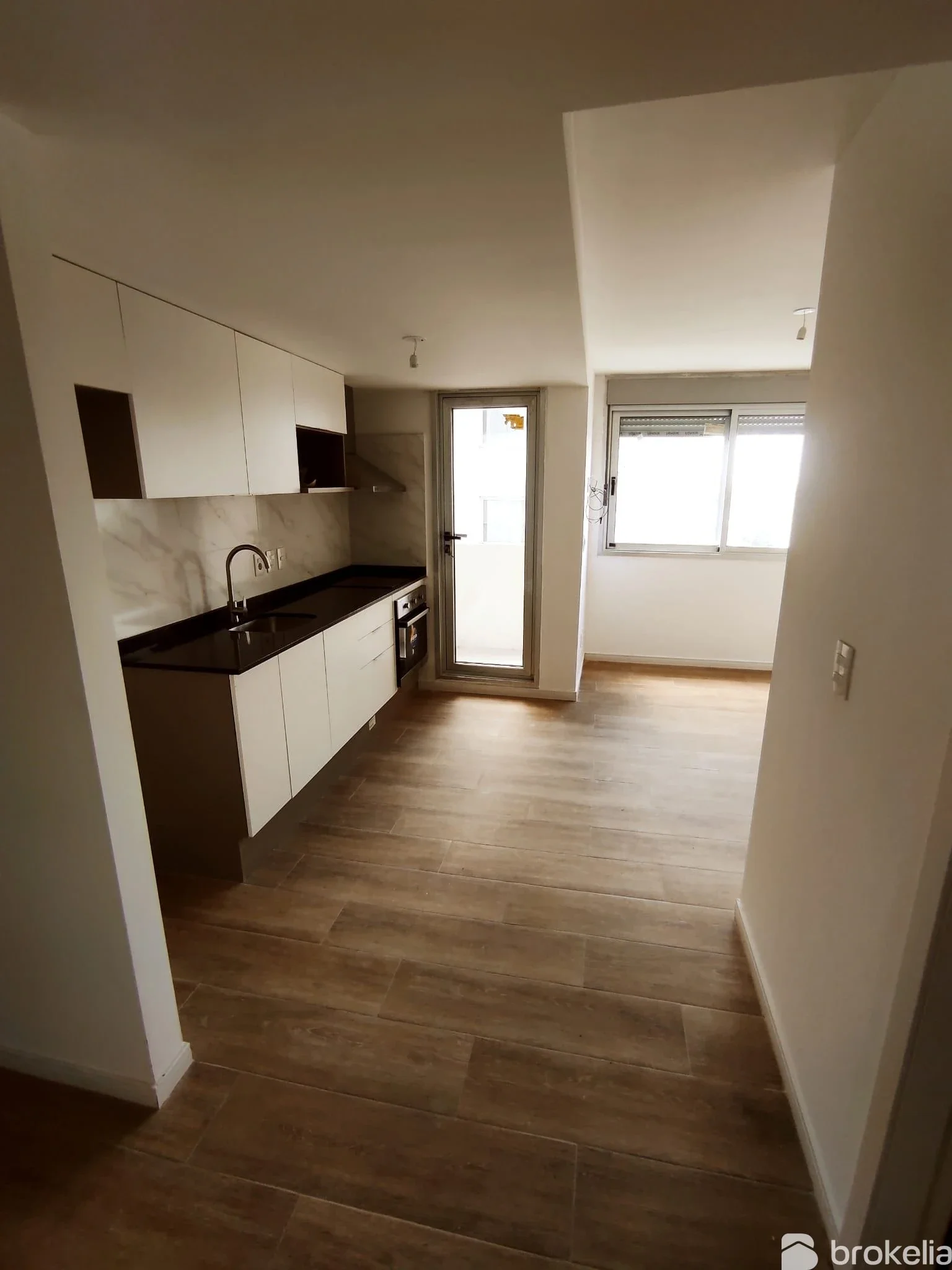 Apartamento en alquiler en Tres Cruces - Imagen 4
