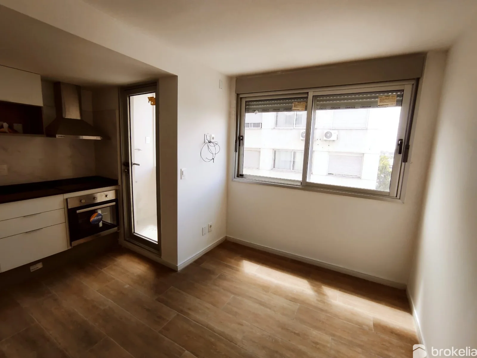 Apartamento en alquiler en Tres Cruces - Imagen 3
