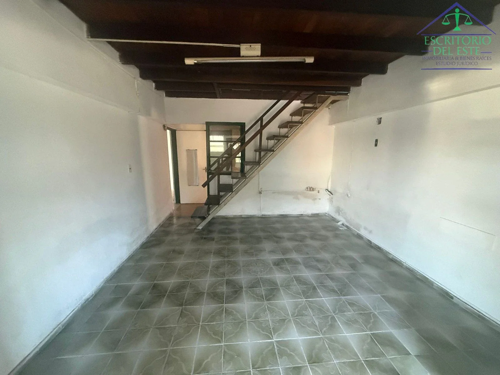 Casa en venta 3 dormitorios, garaje y terraza con balcon en Pueblo Nuevo - Imagen 2