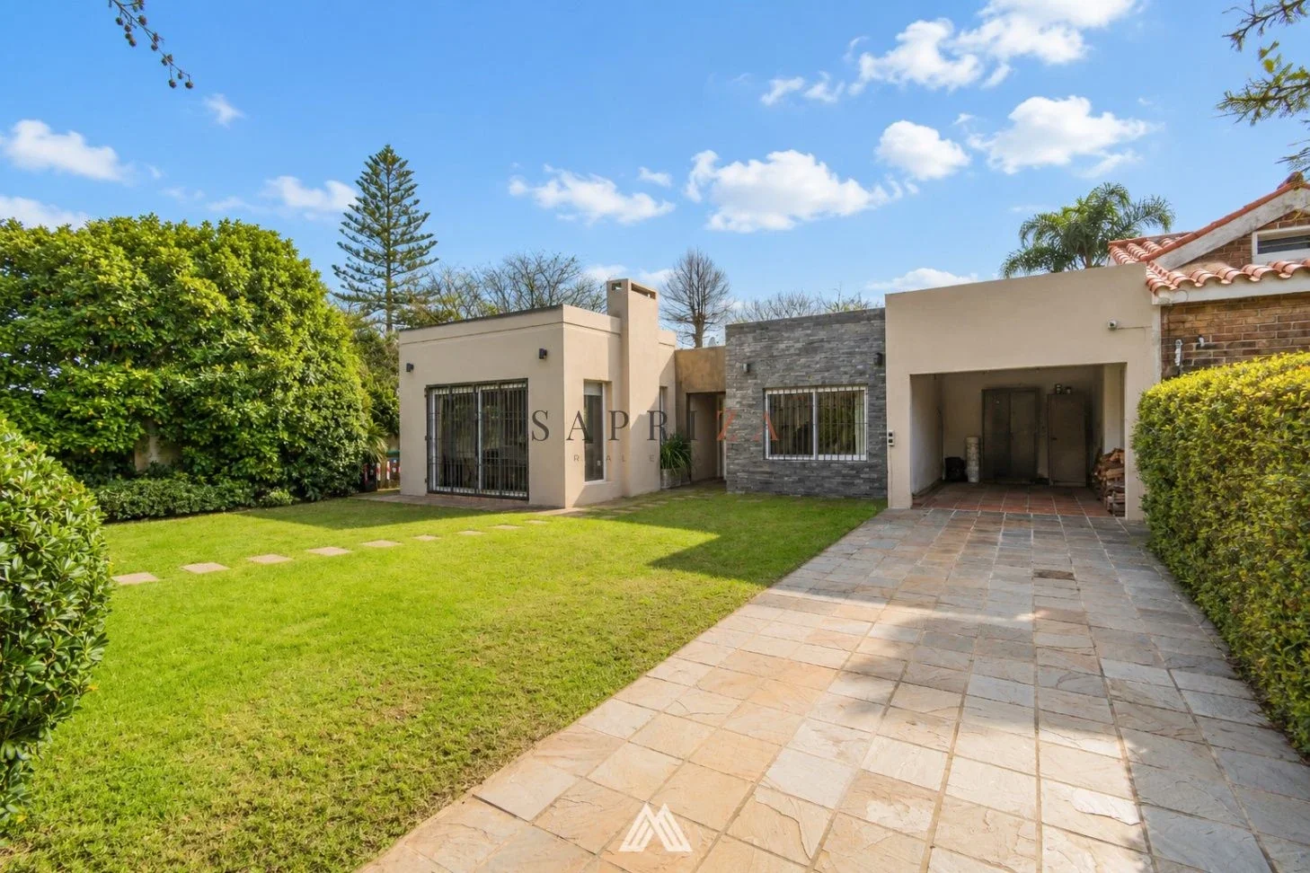Venta Casa 4 dormitorios 3 baños Barra de Carrasco 1 planta jardín parrillero - Imagen 1