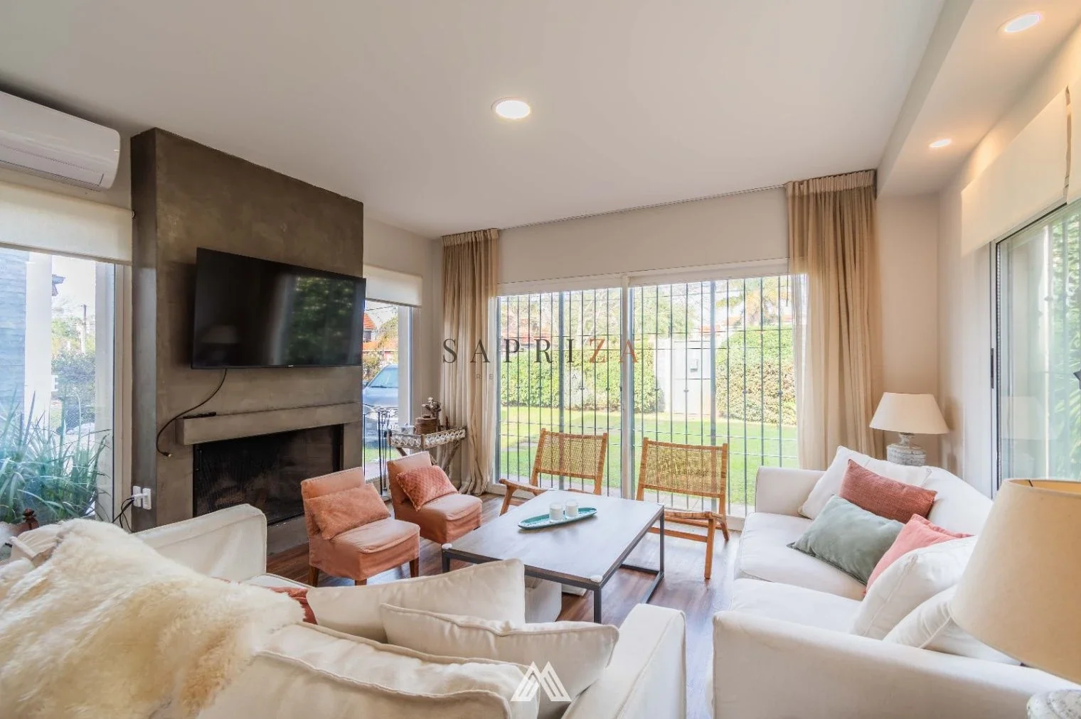 Venta Casa 4 dormitorios 3 baños Barra de Carrasco 1 planta jardín parrillero - Imagen 4