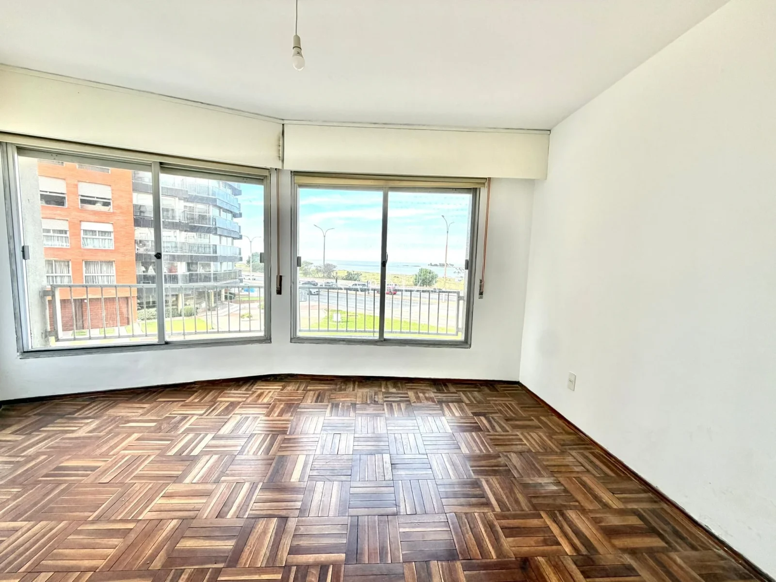 Alquiler Apartamento 2 dormitorios Malvin Sur al frente vista al mar calefacción - Imagen 5