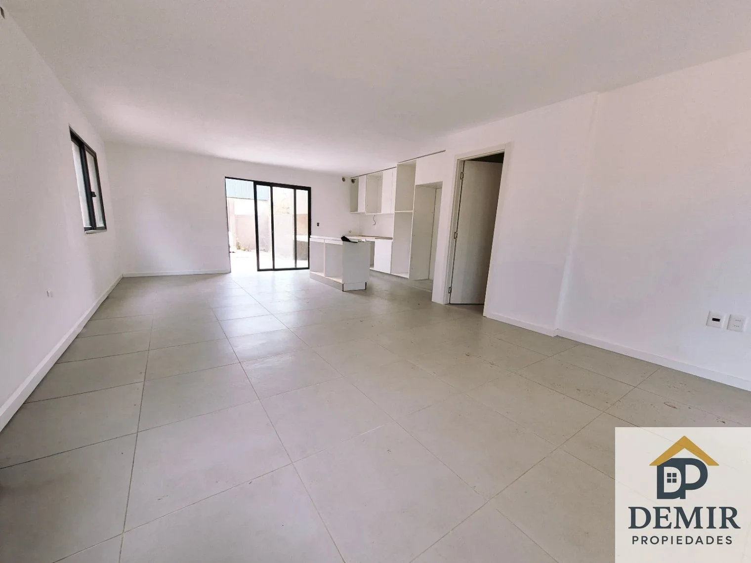 Casa en venta c/ cochera en Lagomar - Imagen 3
