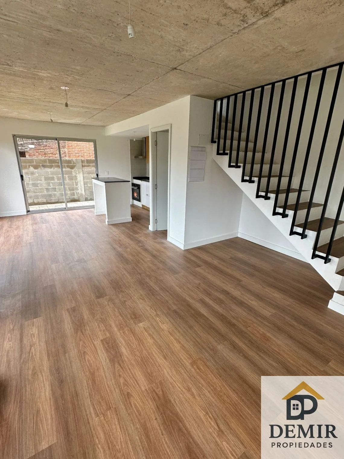 Casa a estrenar en Solymar Sur con patio, parrillero y cochera - Imagen 4