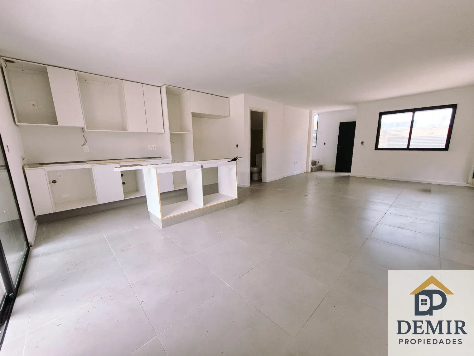 Casa en venta c/ cochera en Lagomar - Imagen 2