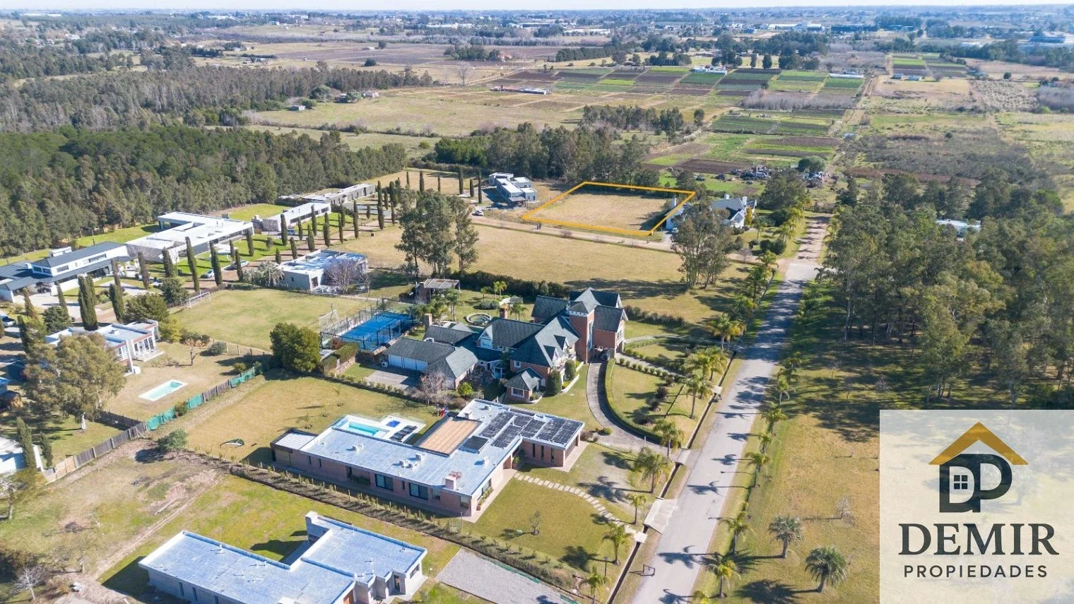 Terreno en venta de 2567m2 ubicado en Cumbres de Carrasco - Imagen 2