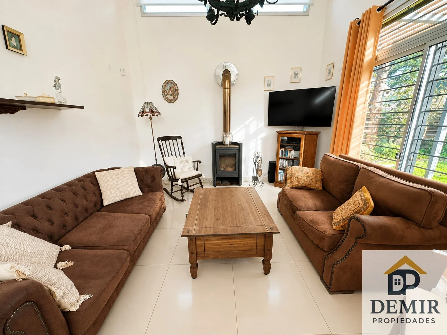 Venta impecable casa en El Pinar 3 dormitorios 2 baños barbacoa Padrón único - Imagen 4