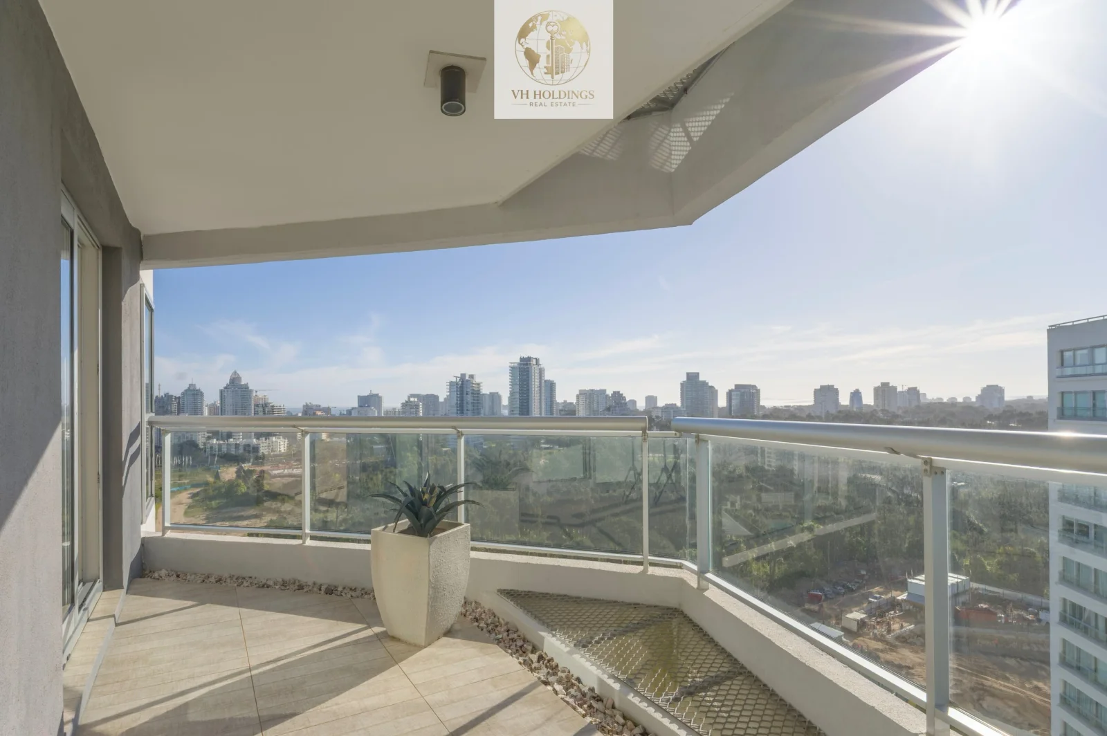 Apartamento en venta c/ cochera en Playa Brava - Imagen 1