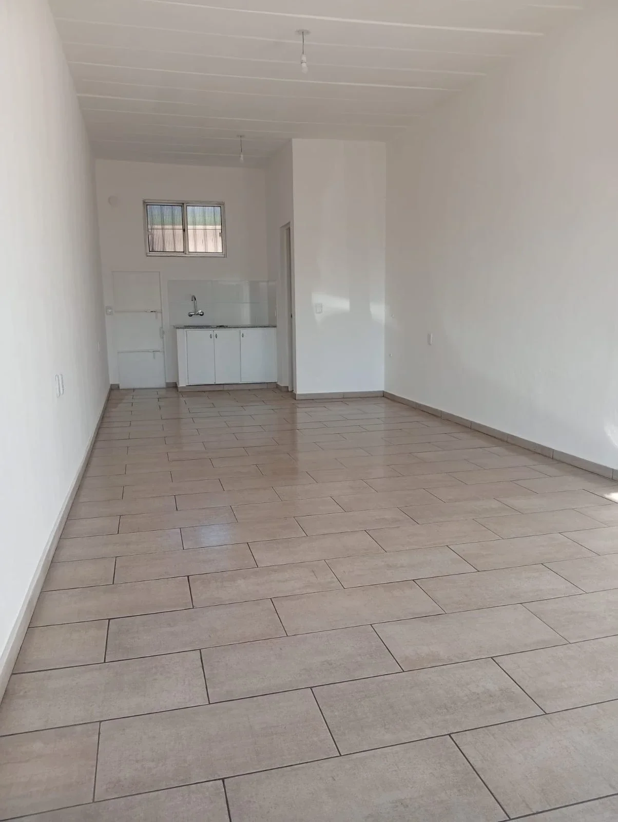 Local Comercial en alquiler ubicado en Solymar - Imagen 2