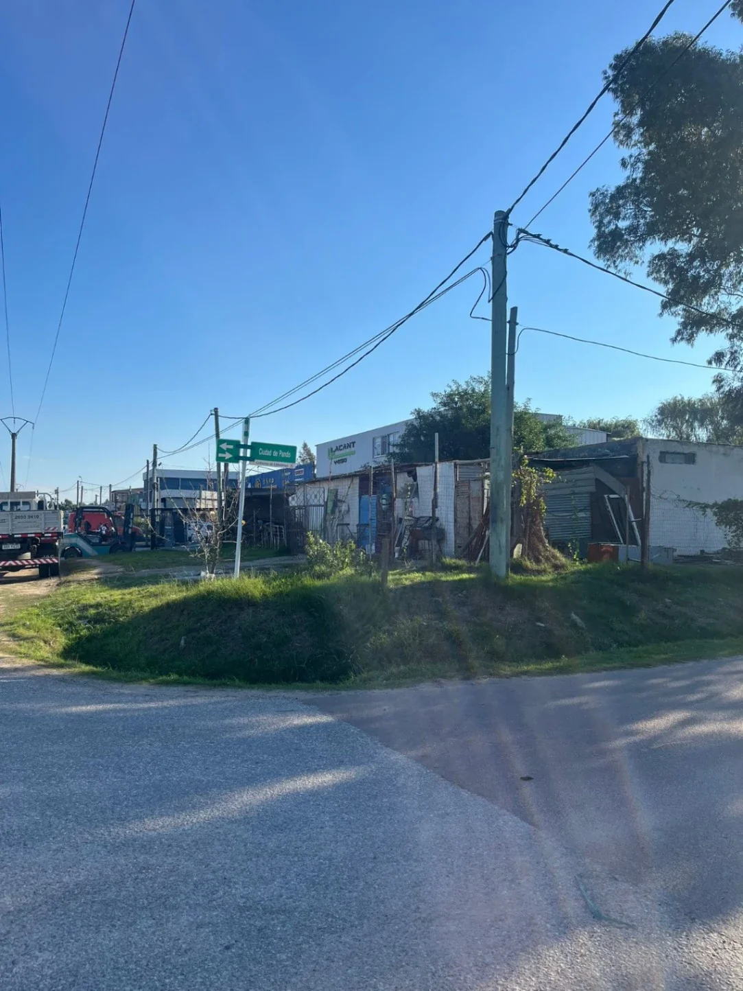 Terreno en venta  sobre Giannattasio en esquina - Imagen 2