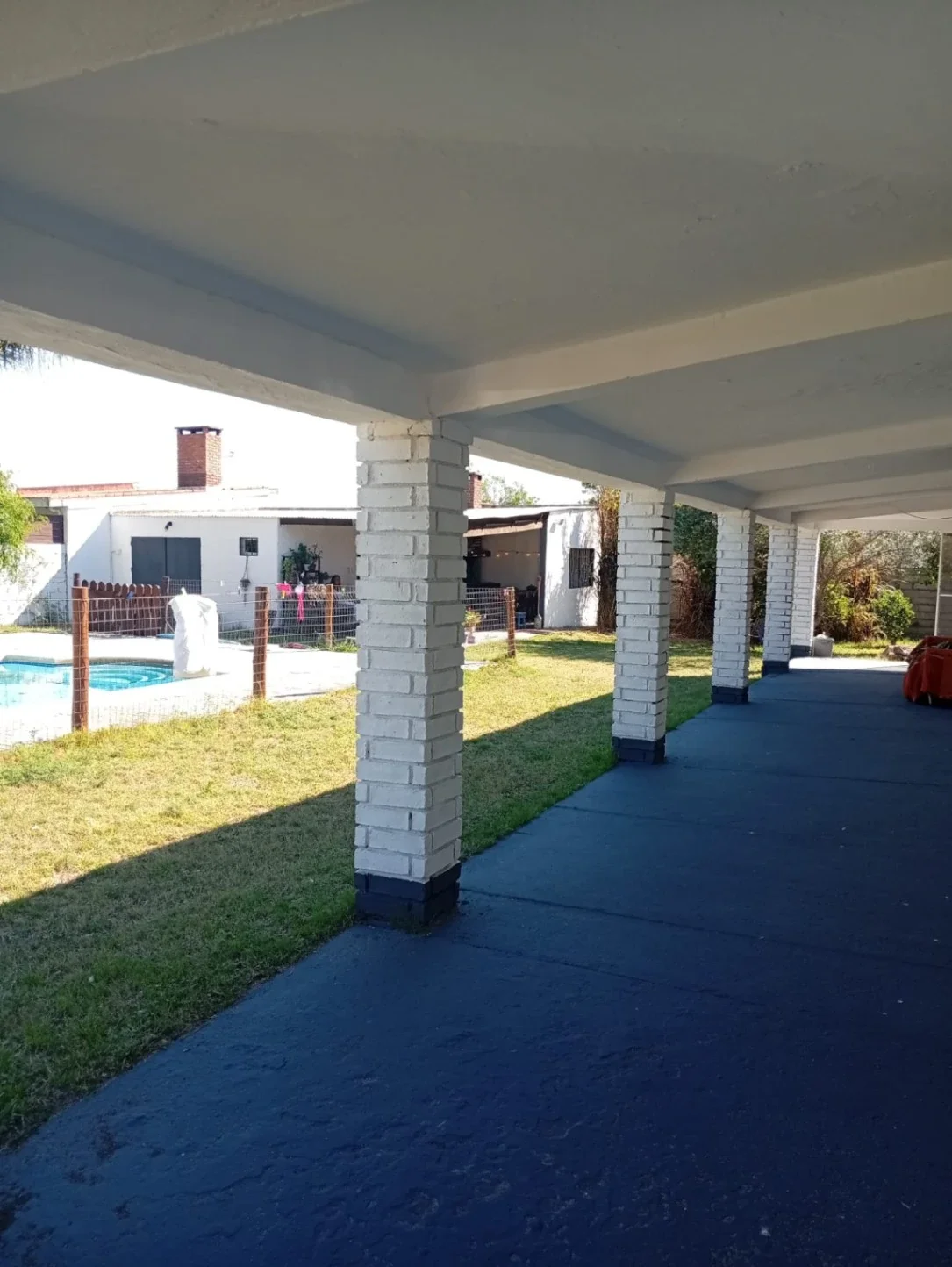 Casa en venta con piscina en Santa Lucía del Este - Imagen 3