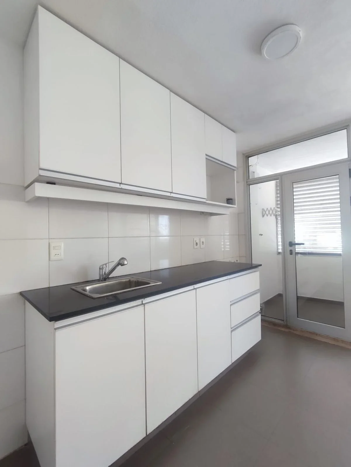 Apartamento en alquiler en Tres Cruces - Imagen 3