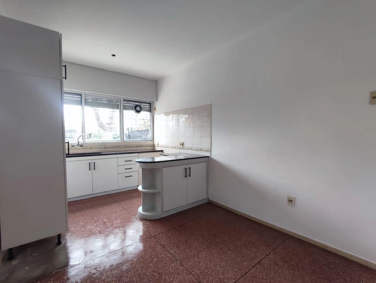 Casa en alquiler c/ cochera en Malvin - Imagen 3