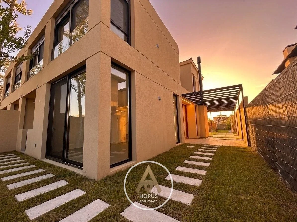 Casa en venta c/ cochera en Carrasco Norte - Imagen 2