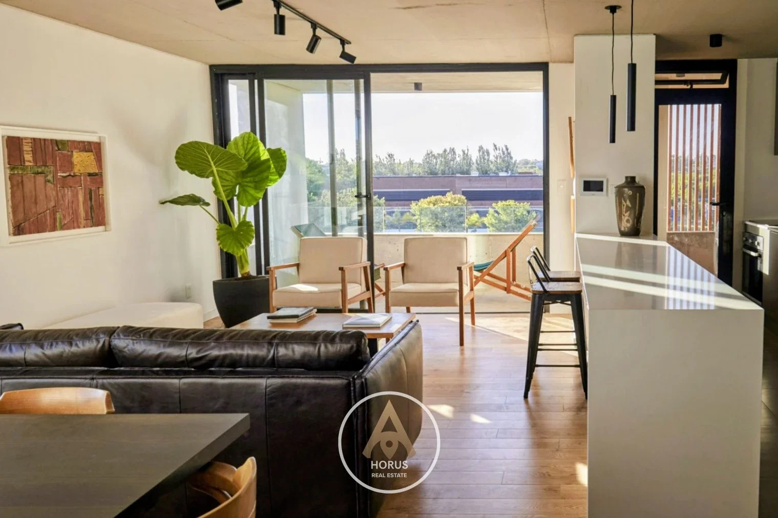 Apartamento en venta c/ cochera en Carrasco - Imagen 2