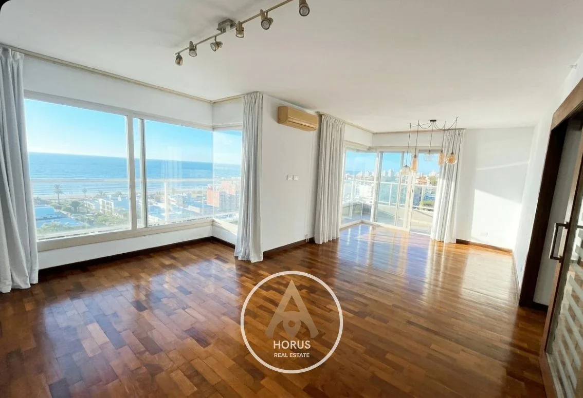 Apartamento en alquiler c/ cochera en Malvin - Imagen 1