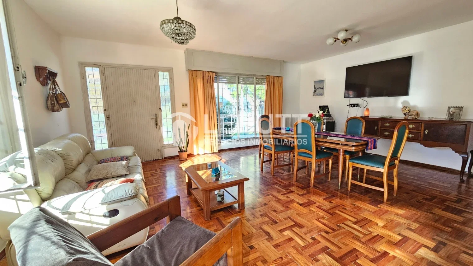 CASA EN VENTA ZONA PUNTA GORDA 5 DORMITORIOS 3 BAÑOS PISCINA PARRILLERO - Imagen 2
